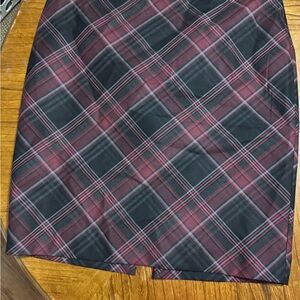 White House Black Market Plaid Pencil Skirt in Red and Black